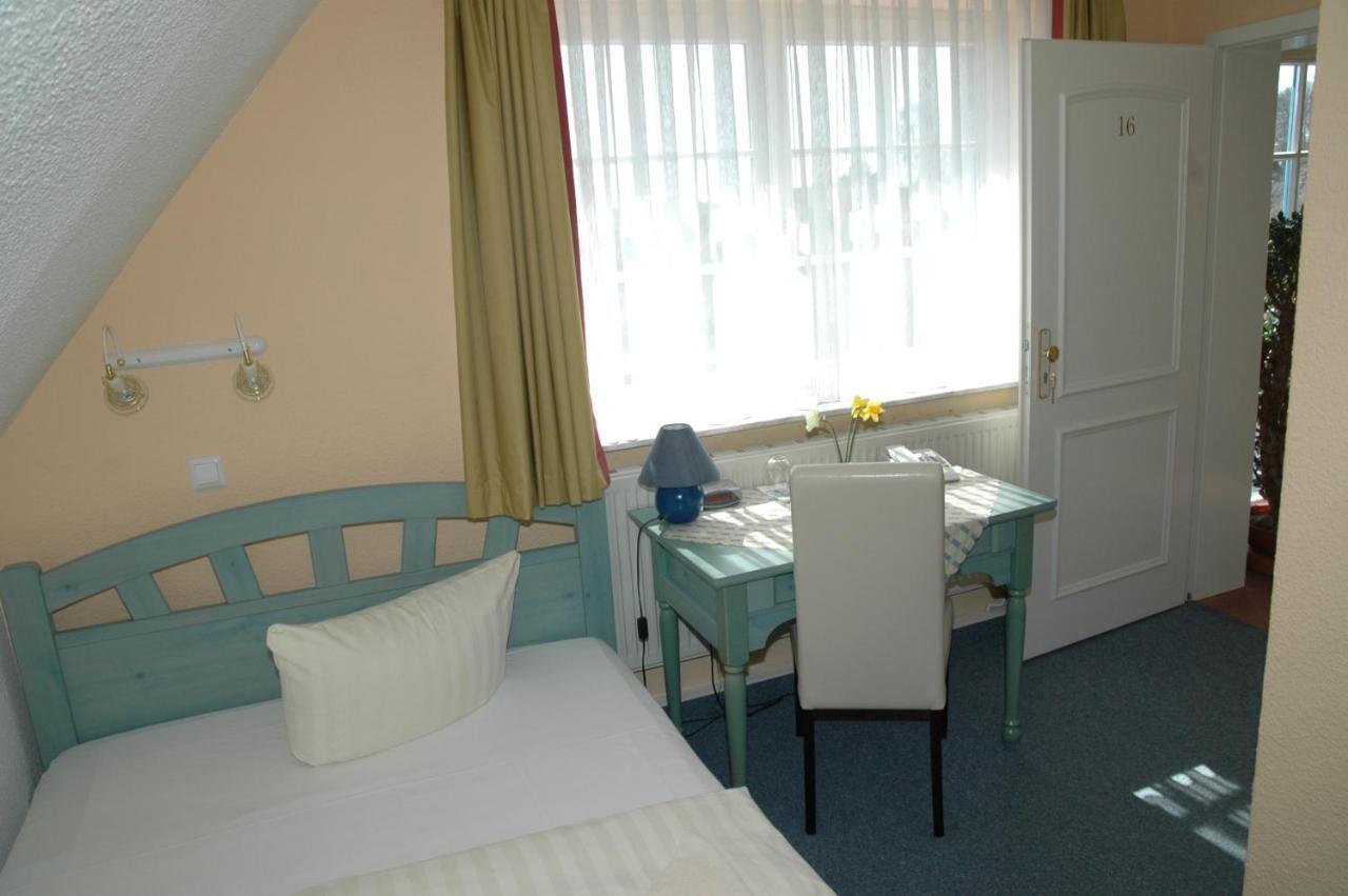 רוסטוק Landhotel Ostseetraum & Fewo חדר תמונה