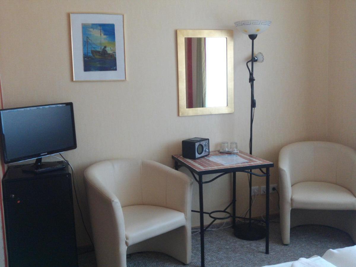 רוסטוק Landhotel Ostseetraum & Fewo חדר תמונה